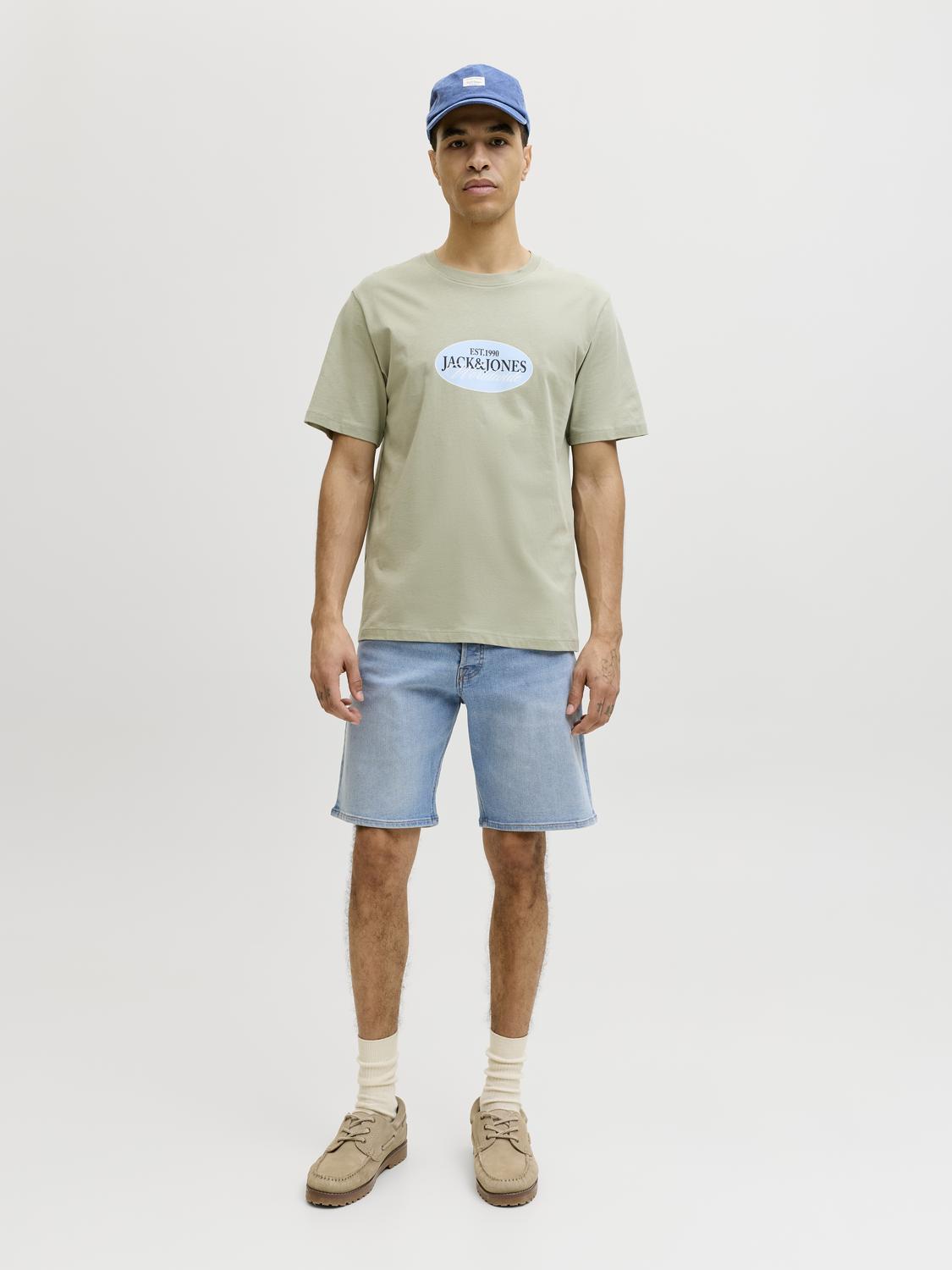 model_shot-front_full